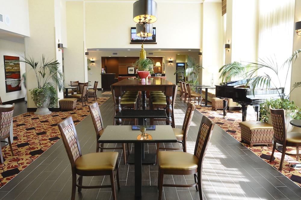 Hampton Inn & Suites Redding Εξωτερικό φωτογραφία