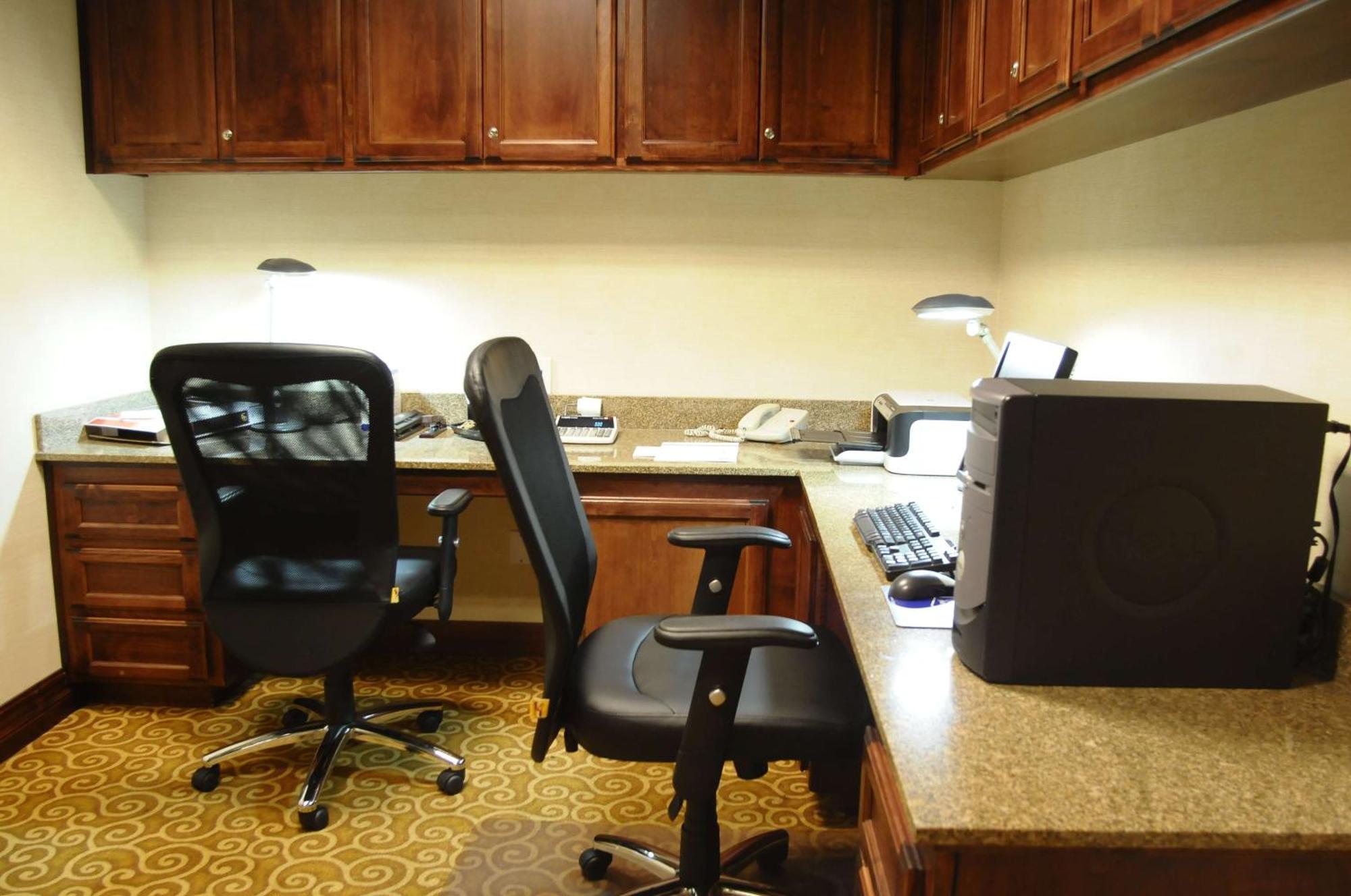 Hampton Inn & Suites Redding Εξωτερικό φωτογραφία