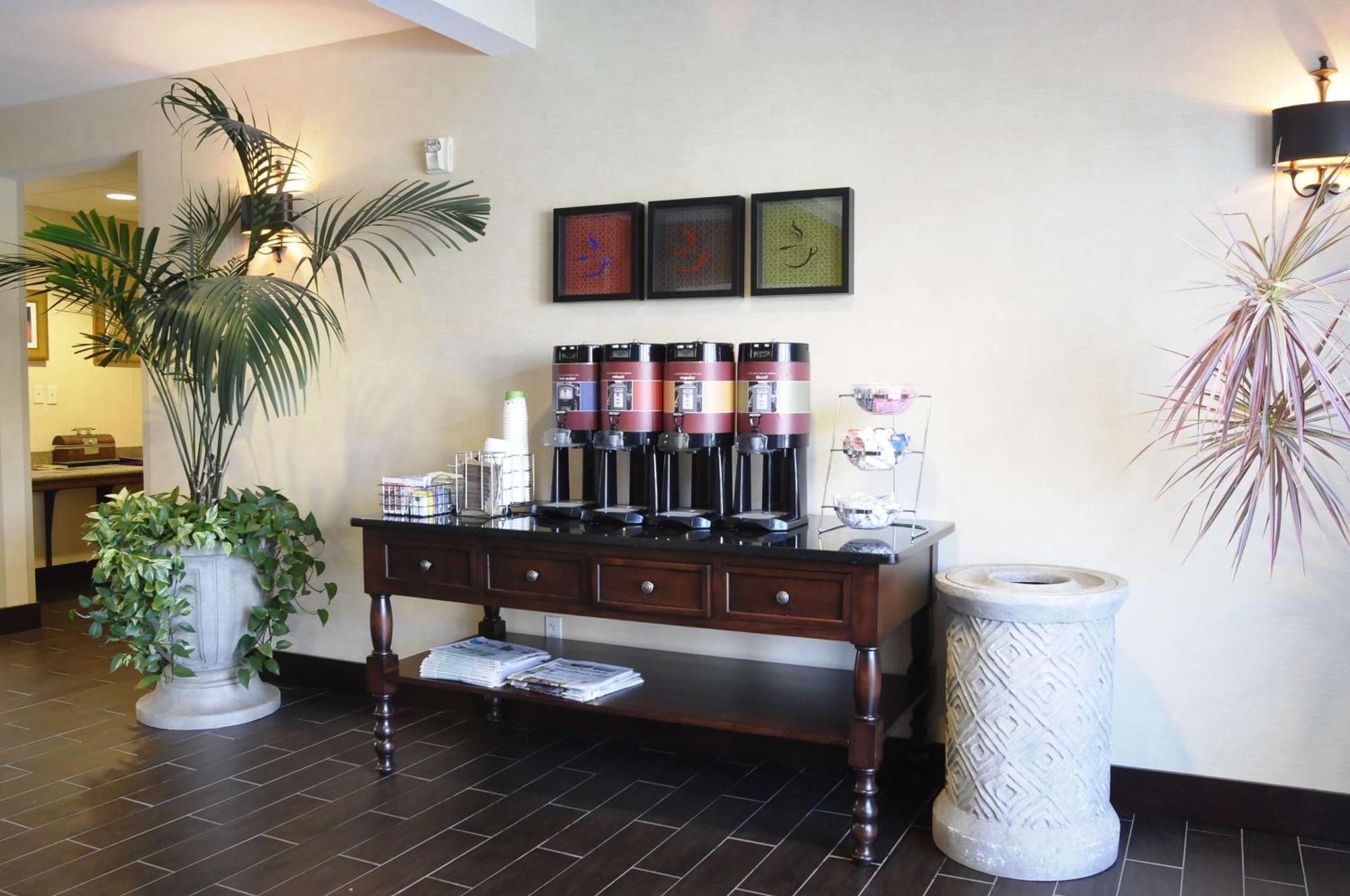 Hampton Inn & Suites Redding Εξωτερικό φωτογραφία