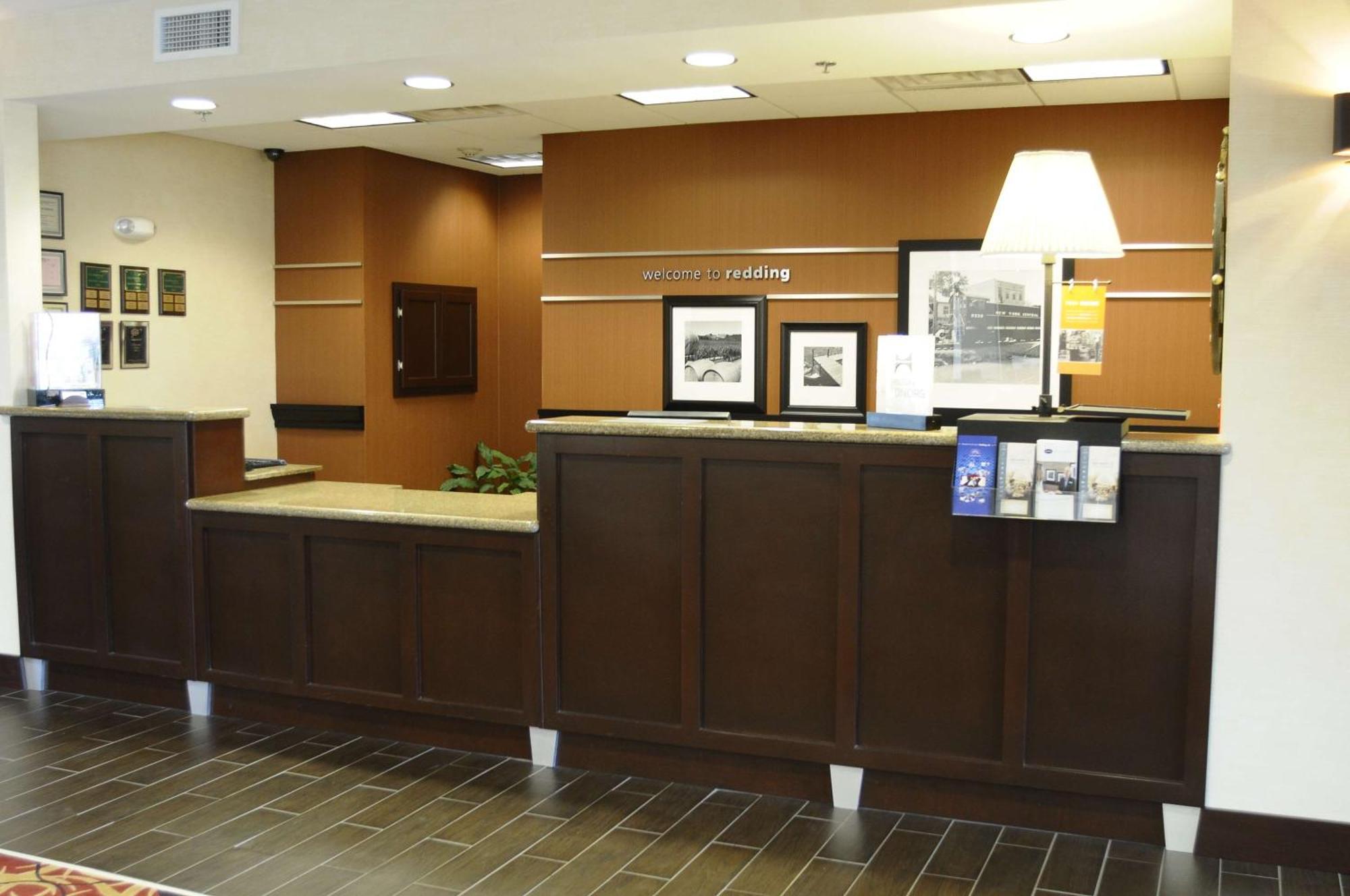 Hampton Inn & Suites Redding Εξωτερικό φωτογραφία