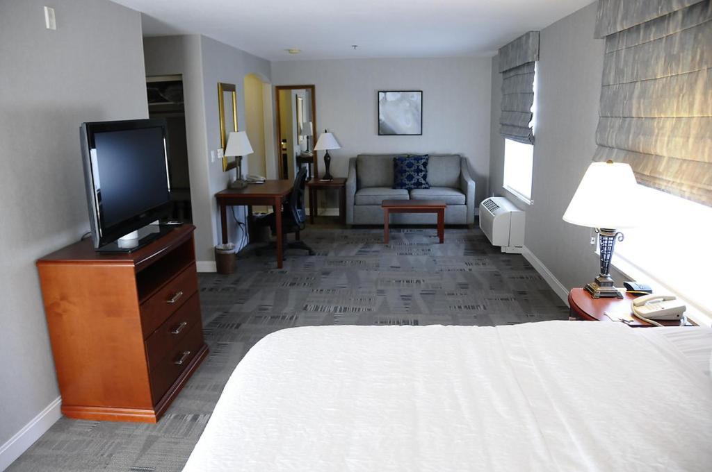 Hampton Inn & Suites Redding Εξωτερικό φωτογραφία