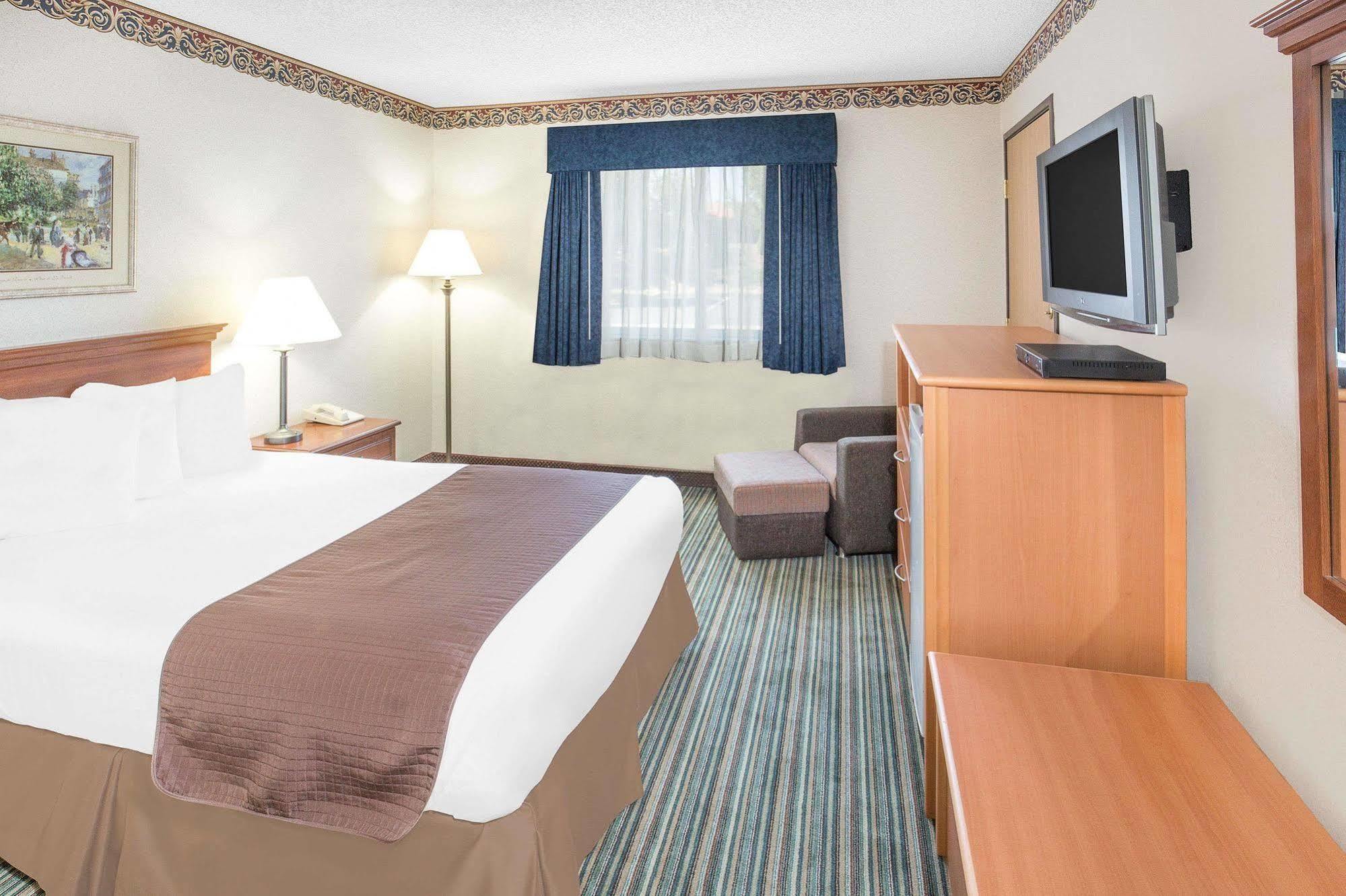 Hampton Inn & Suites Redding Εξωτερικό φωτογραφία