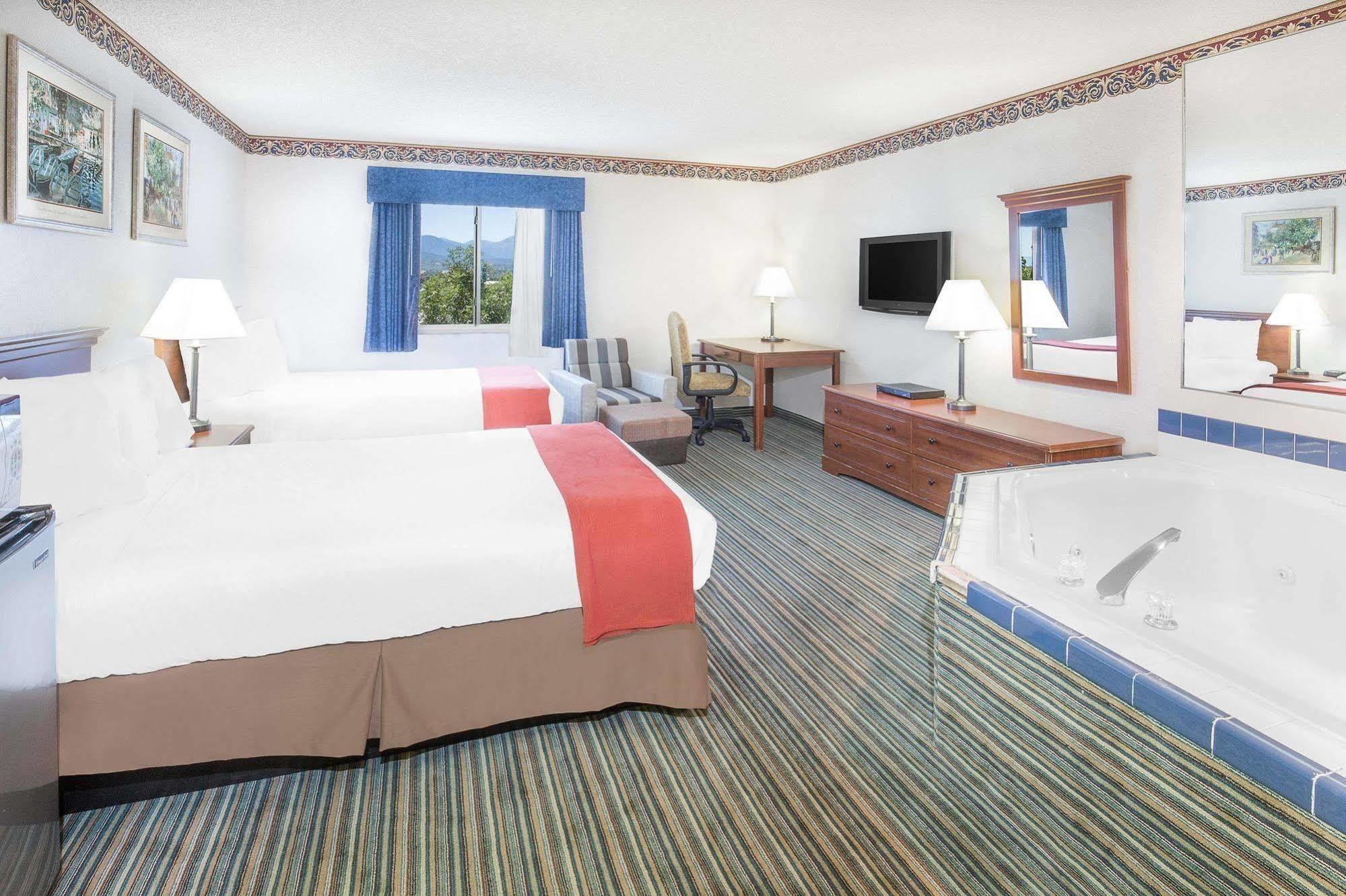 Hampton Inn & Suites Redding Εξωτερικό φωτογραφία